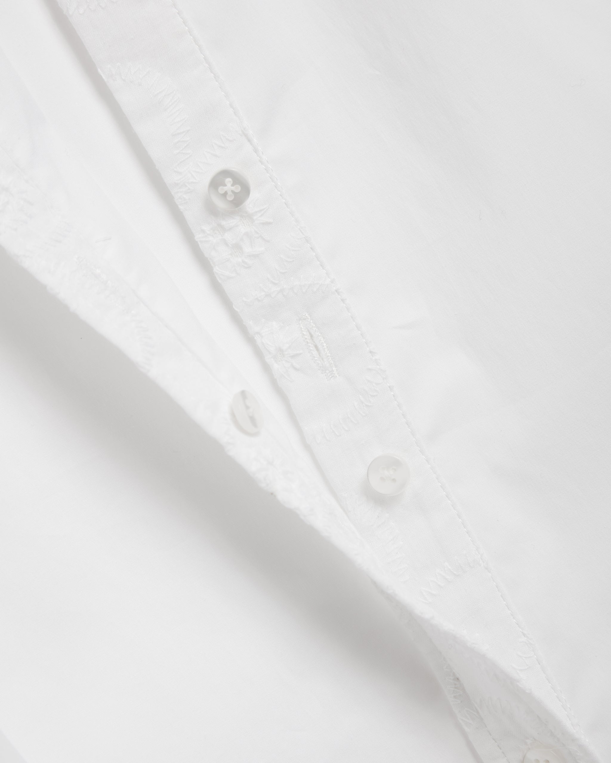 El Embroidered S/S Button Down