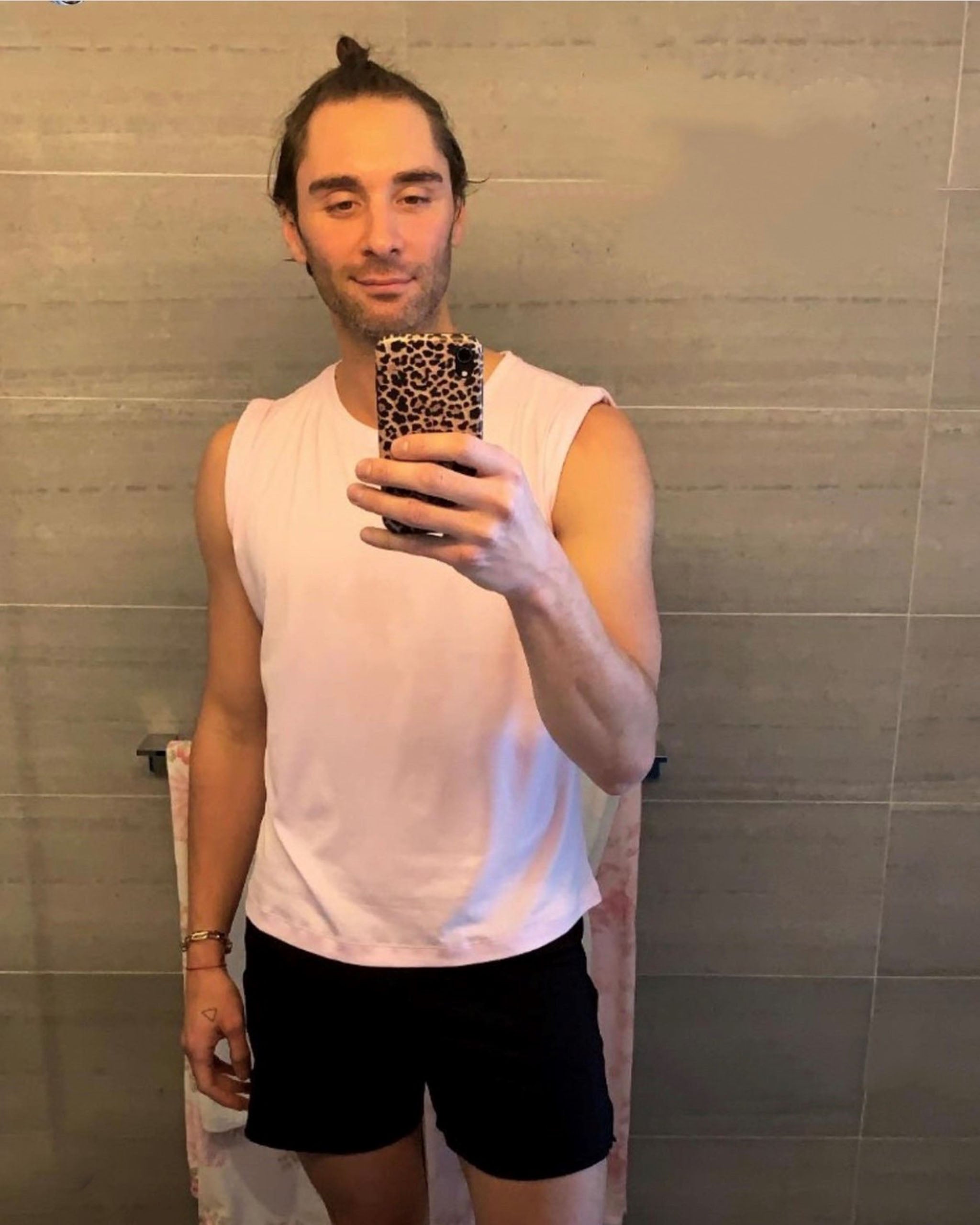 6'4 | L